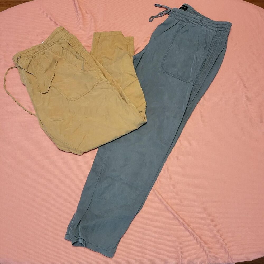 Banana Republic 2 Pair Pull on Pants Office Casual Tencel Teacher